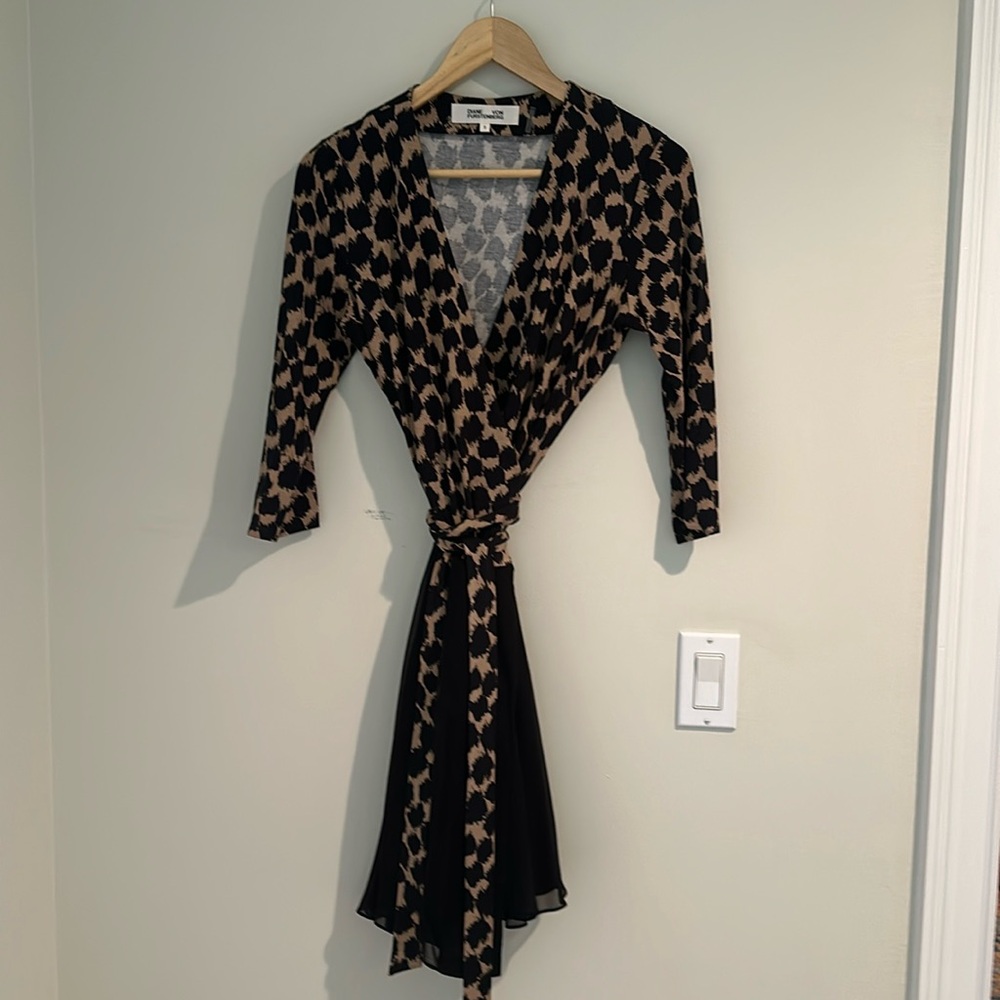 Diane Von Furstenberg Wrap Dress. Sz S. Style New Irina in Henlow Chino/Black.